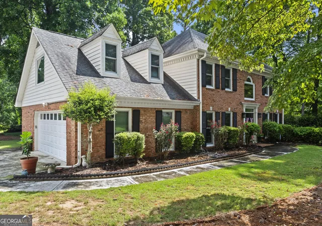 2nd image of 140 Lakeside Dr Nw, Kennesaw, GA 30144 | MLS# 10820666