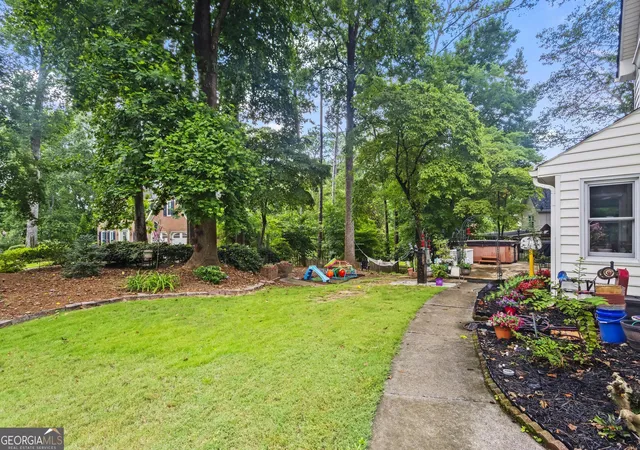 image of 140 Lakeside Dr Nw, Kennesaw, GA 30144 | MLS# 10820666