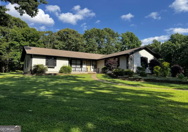 Homes for sale in Mount Airy, GA | 416 Glade Rd, Mount Airy, GA 30563 | MLS# 10794708