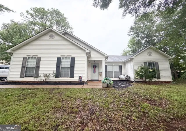 1st image of 300 Edgemont Dr, Lagrange, GA 30240 | MLS# 10813243