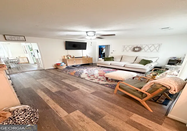 3rd image of 300 Edgemont Dr, Lagrange, GA 30240 | MLS# 10813243