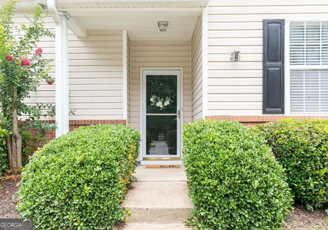Photo 2 of Single family home for sale at 707 Bedford Ct, Woodstock, GA 30188 | MLS# 10789461 | Listing updated on 2026-08-20
