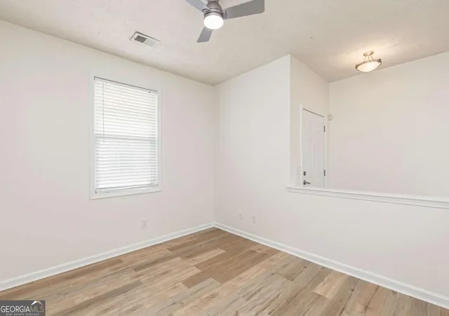 Photo 4 of Single family home for sale at 707 Bedford Ct, Woodstock, GA 30188 | MLS# 10789461 | Listing updated on 2026-08-20