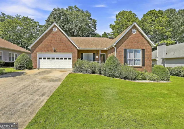3rd image of 250 Brittany Chase, Fayetteville, GA 30214 | MLS# 10828578