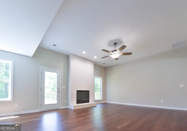 Photo 4 of Single family home for sale at 110 Fuller Ct, Grantville, GA 30220 | MLS# 10797183 | Listing updated on 2026-10-05