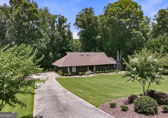 2nd image of 143 Woodlake Dr, Gainesville, GA 30506 | MLS# 10796856