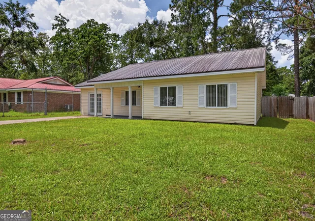 Photo 3 of Single family home for sale at 239 Pointe South Dr, Hinesville, GA 31313 | MLS# 10832064 | Listing updated on 2026-09-07