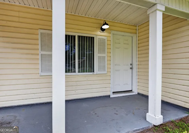 Photo 3 of Single family home for sale at 239 Pointe South Dr, Hinesville, GA 31313 | MLS# 10832064 | Listing updated on 2026-09-07