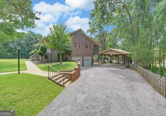 Photo 3 of Sale Pending at 246 Harvey Ln, Lavonia, GA 30553 | MLS# 10709020 | Listing updated on 2026-09-17