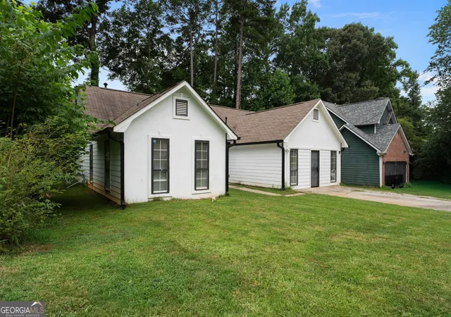 Photo 2 of Single family home for sale at 7745 Antebellum Ln, Riverdale, GA 30274 | MLS# 10807295 | Listing updated on 2026-08-31