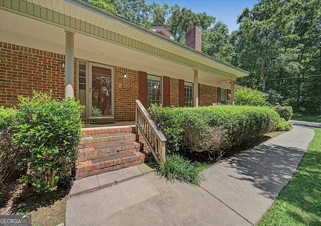 4th image of 403 S Sequoyah Cir Ne, Calhoun, GA 30701 | MLS# 10787107