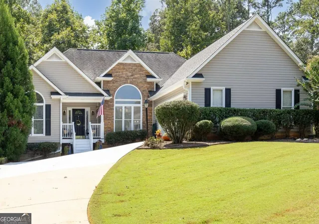 Photo 1 of Single family home for sale at 462 Whitby Dr, Douglasville, GA 30134 | MLS# 10848126 | Listing updated on 2026-10-26