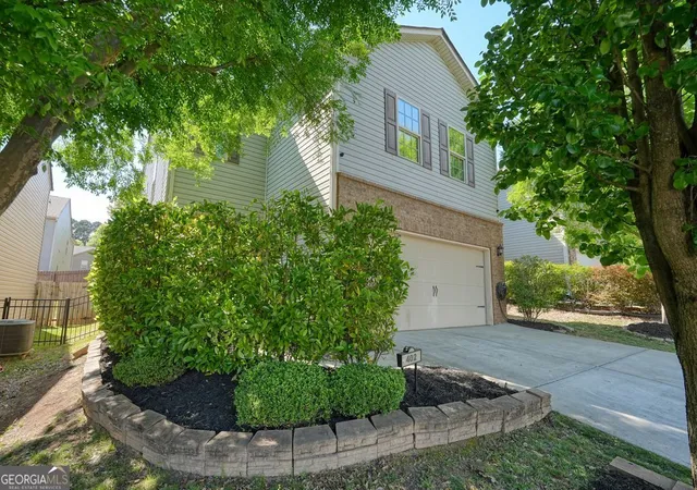 Photo 1 of Single family home for sale at 402 Wilshire Ct, Acworth, GA 30102 | MLS# 10759475 | Listing updated on 2026-08-27