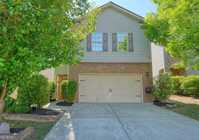 Photo 2 of Single family home for sale at 402 Wilshire Ct, Acworth, GA 30102 | MLS# 10759475 | Listing updated on 2026-08-27