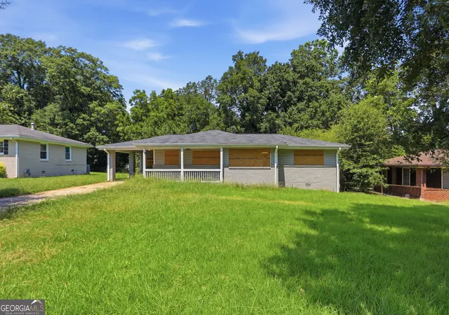 Photo 2 of Single family home for sale at 2824 Lynda Pl, Decatur, GA 30032 | MLS# 10834813 | Listing updated on 2026-09-11