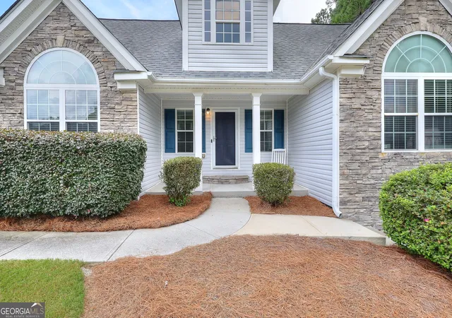Photo 3 of Single family home for sale at 1106 Caroline Ct, Loganville, GA 30052 | MLS# 10822452 | Listing updated on 2026-09-14
