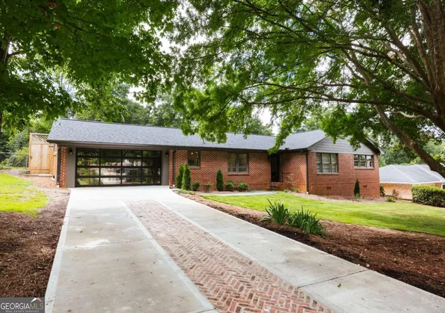 Photo 2 of Sale Pending at 339 Beechwood Dr, Athens, GA 30606 | MLS# 10807000 | Listing updated on 2026-08-03