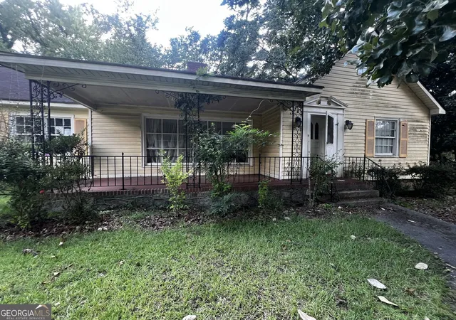 Photo 2 of Single family home for sale at 2040 Sandtown Rd Sw, Atlanta, GA 30311 | MLS# 10836499 | Listing updated on 2026-09-14