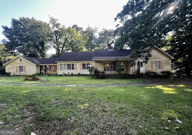 Photo 3 of Single family home for sale at 2040 Sandtown Rd SW, Atlanta, GA 30311 | MLS# 10836499 | Listing updated on 2026-09-14