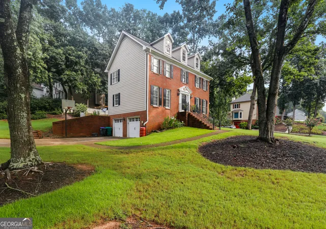 Photo 3 of Single family home for sale at 1575 Thoreau Dr, Suwanee, GA 30024 | MLS# 10815492 | Listing updated on 2026-08-22