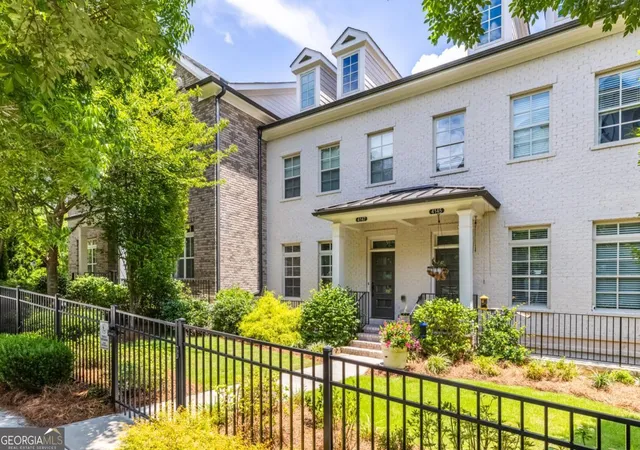 Townhouse for sale at 4147 Township Pkwy, Atlanta, GA 30342 | MLS# 10799936