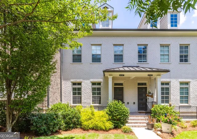 Photo 2 of Townhouse for sale at 4147 Township Pkwy, Atlanta, GA 30342 | MLS# 10799936 | Listing updated on 2026-09-24