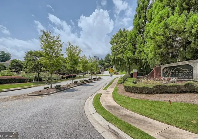 4th image of 2574 Saint Paul Dr Sw, Atlanta, GA 30331 | MLS# 10804995