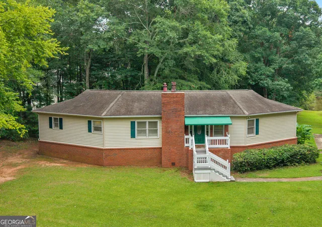 2nd image of 150 Knights Cir, Covington, GA 30016 | MLS# 10812998