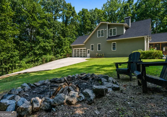 Photo 3 of Single family home for sale at 1816 Yorkshire Dr, Woodstock, GA 30189 | MLS# 10773334 | Listing updated on 2026-09-04