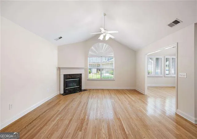 4th image of 5276 Stone Vlg Cir, Kennesaw, GA 30152