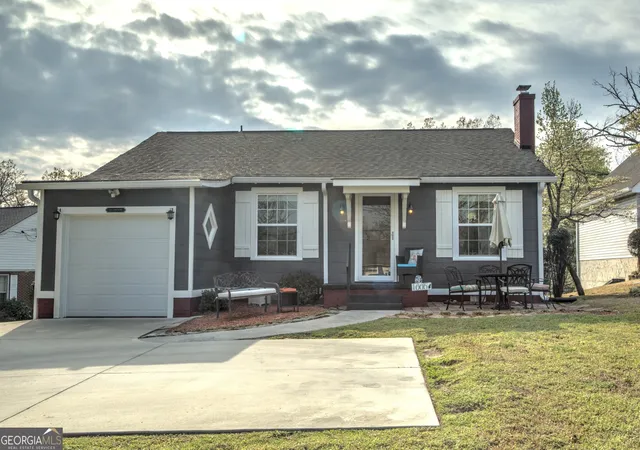 Photo 1 of Single family home for sale at 1005 S Crest Rd, Rossville, GA 30741 | MLS# 10817294 | Listing updated on 2026-09-04