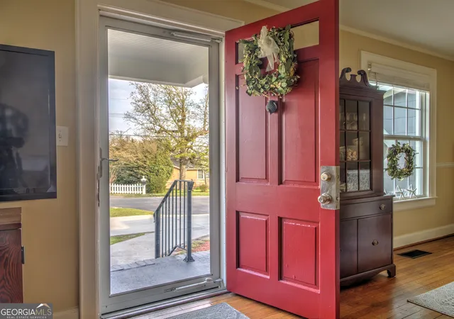 Photo 3 of Single family home for sale at 1005 S Crest Rd, Rossville, GA 30741 | MLS# 10817294 | Listing updated on 2026-09-04