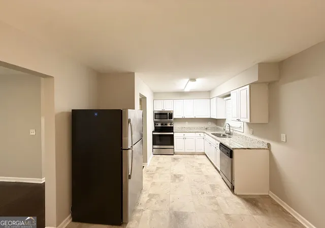 Photo 4 of Single family home for sale at 3169 Pennington Cir Sw, Atlanta, GA 30354 | MLS# 10829876 | Listing updated on 2026-10-03