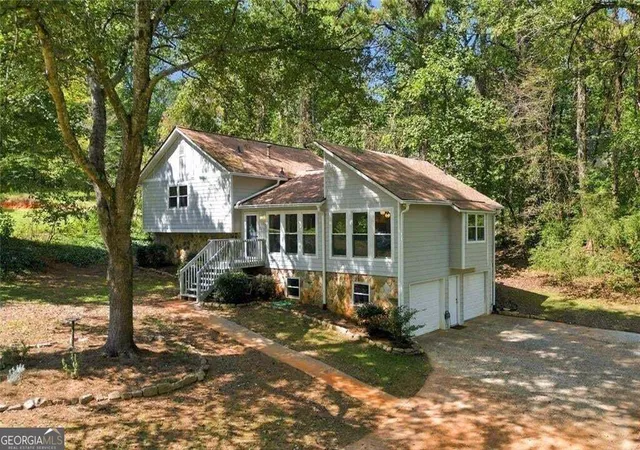 Single family home for sale at 5024 Gunners Run, Roswell, GA 30075 | MLS# 10853628