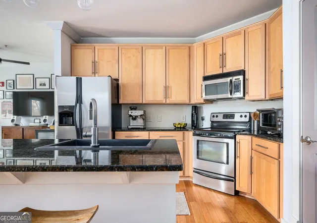 Listing Photo 5 - Condo for sale in building located at 1628 Briarcliff Rd, Atlanta, GA 30306 - Unit #9