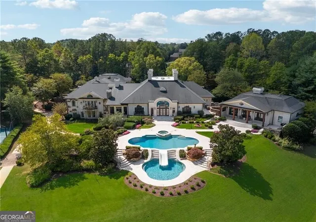 2nd image of 811 Hawks Nest Ct, Ball Ground, GA 30107 | MLS# 10392995