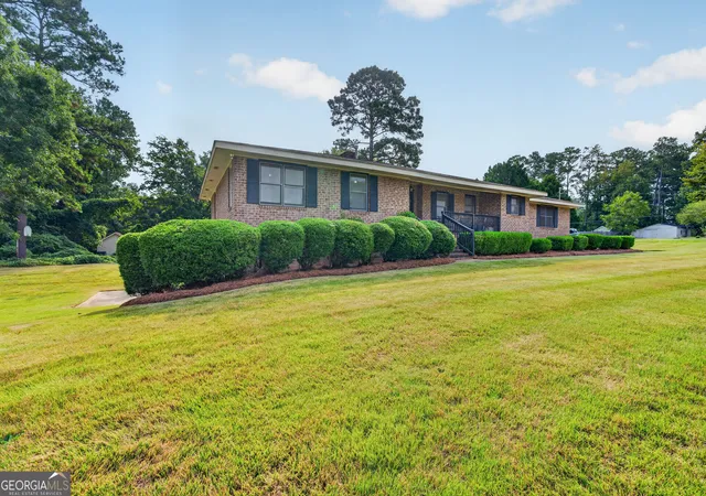 Photo 3 of Single family home for sale at 765 Central Rd Sw, Thomson, GA 30824 | MLS# 10835448 | Listing updated on 2026-09-11