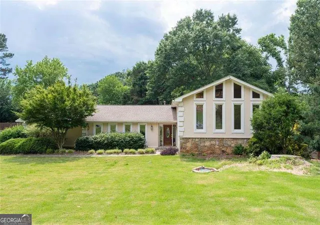 Photo 1 of Single family home for sale at 953 Hidden Holw Dr, Marietta, GA 30068 | MLS# 10778400 | Listing updated on 2026-09-20