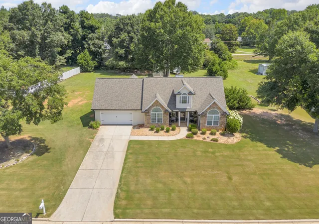 Photo 1 of Sale Pending at 521 Annslee Ln, Loganville, GA 30052 | MLS# 10804040 | Listing updated on 2026-09-06