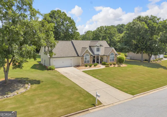 Photo 2 of Sale Pending at 521 Annslee Ln, Loganville, GA 30052 | MLS# 10804040 | Listing updated on 2026-09-06