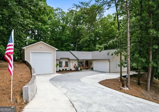 Photo 3 of Sale Pending at 113 Eagle Heart Ct, Waleska, GA 30183 | MLS# 10789459 | Listing updated on 2026-08-27