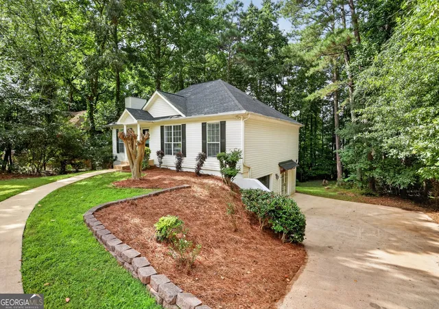 2nd image of 2760 Spring Dr, Cumming, GA 30041 | MLS# 10811253