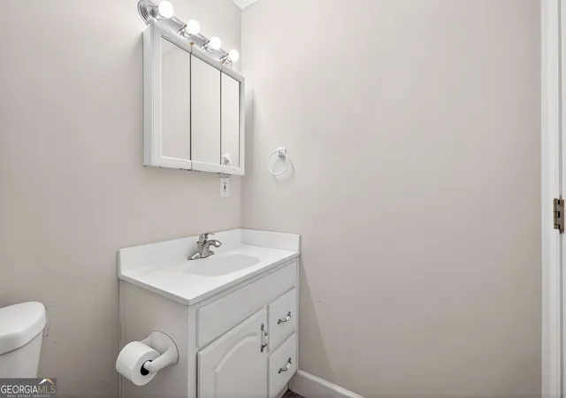 5th image of 1990 Wellbourne Dr Ne, Atlanta, GA 30324