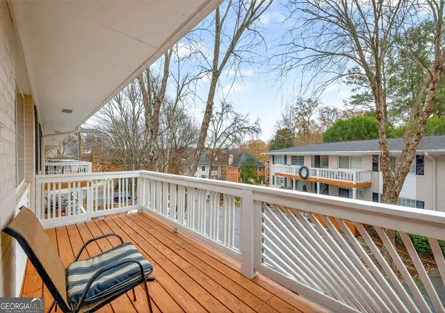 3rd image of 1990 Wellbourne Dr Ne, Atlanta, GA 30324