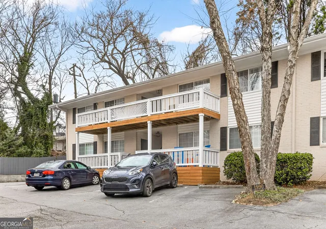 Listing Photo 3 - Condo for sale in building located at 1990 Wellbourne Dr Ne, Atlanta, GA 30324 - Unit #7