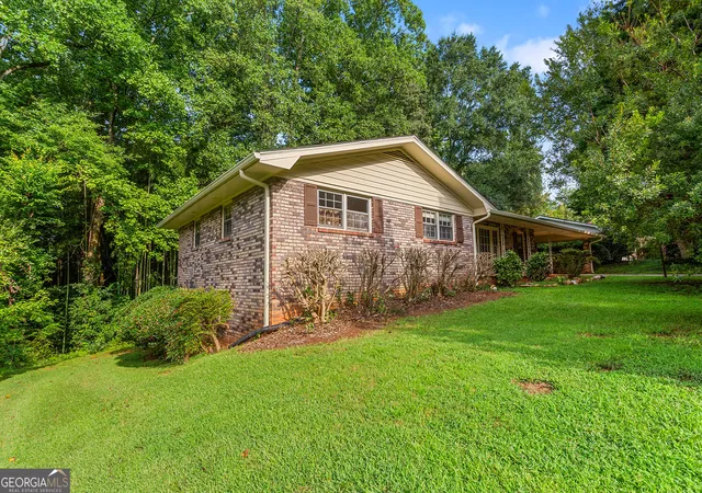 Photo 3 of Single family home for sale at 515 Shay Dr Sw, Marietta, GA 30060 | MLS# 10819570 | Listing updated on 2026-09-06