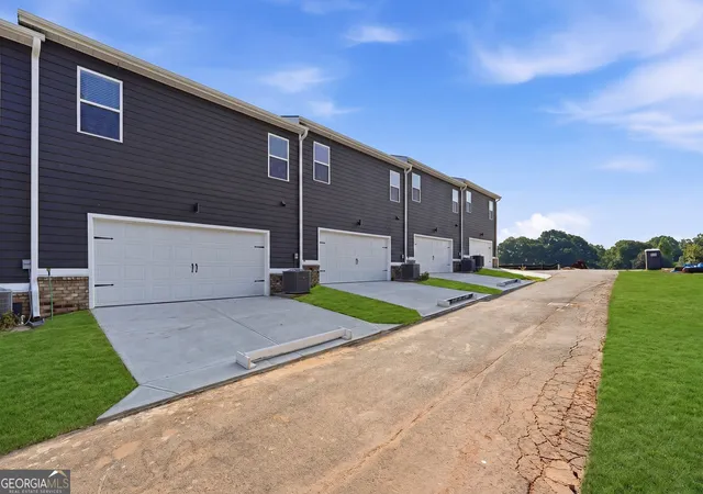 Photo 3 of Townhouse for sale at 3637 Parkway James Dr, Snellville, GA 30039 | MLS# 10730073 | Listing updated on 2026-09-11