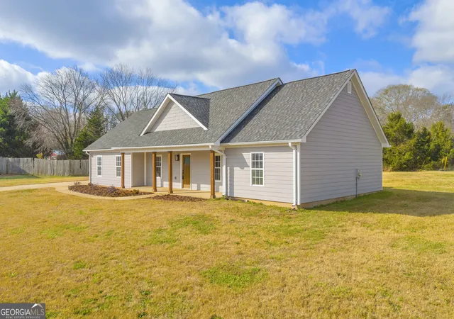 Photo 2 of Sale Pending at 388 Kay Dr, Winder, GA 30680 | MLS# 10656103 | Listing updated on 2026-02-23