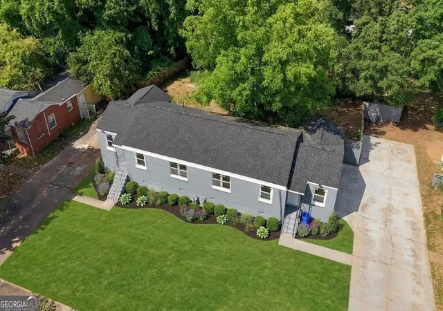 3rd image of 1715 Lisbon Dr Sw, Atlanta, GA 30310 | MLS# 10737460