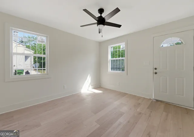 4th image of 1715 Lisbon Dr Sw, Atlanta, GA 30310 | MLS# 10737460
